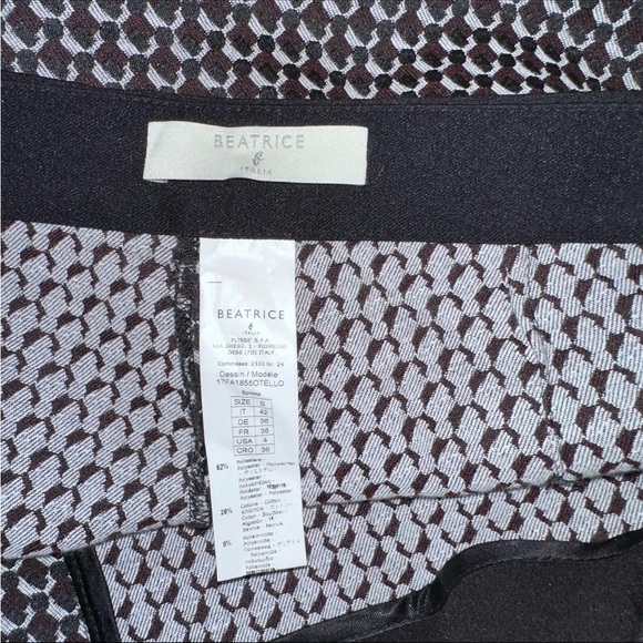 Beatrice B Ankle Length Trouser Pants Size 4 Black Maroon Geo Print - Picture 8 of 9